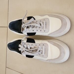Vince Men's Warren Retro Lace Up Sneaker Size 7.5 Men/9 Womans $275